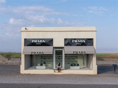 prada marfa store photo|smallest Prada store.